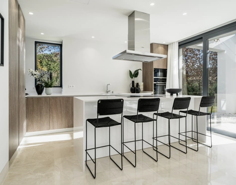 Villa for sale in El Campanario, Estepona East