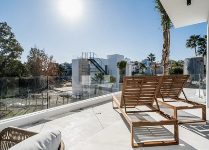 LUXURY VILLA FOR SALE IN EL CAMPANARIO