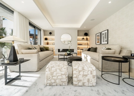 LUXURY VILLA FOR SALE IN EL CAMPANARIO