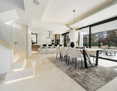 Villa for sale in El Campanario, Estepona East