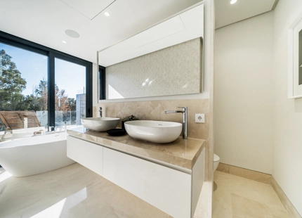 LUXURY VILLA FOR SALE IN EL CAMPANARIO