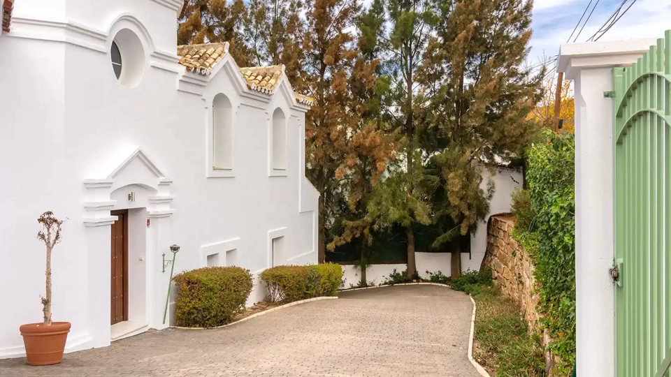 Villa for sale in Elviria Hills, Marbella East