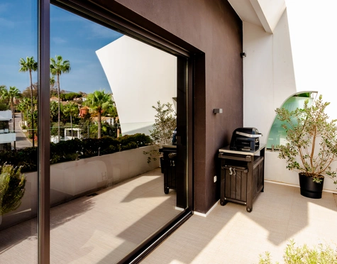Duplex Penthouse for sale in Las Chapas, Marbella Este