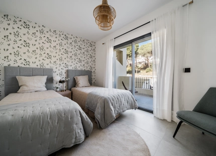 CHARMING TOWNHOUSE IN LOS PINOS DE ALOHA 
