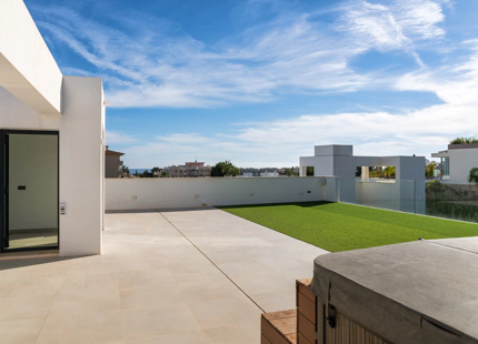EXCEPCIONAL VILLA EN VENTA EN EL CORAZÓN DE MARBELLA
