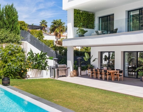 Villa for sale in Marbella - Puerto Banus