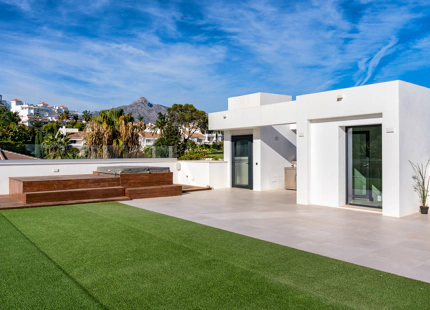 EXCEPCIONAL VILLA EN VENTA EN EL CORAZÓN DE MARBELLA