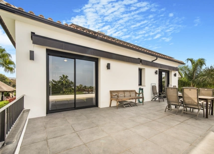 VILLA ACOGEDORA EN VENTA EN RÍO REAL, MARBELLA