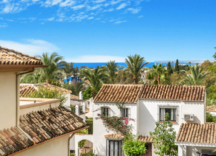 VILLA ACOGEDORA EN VENTA EN RÍO REAL, MARBELLA