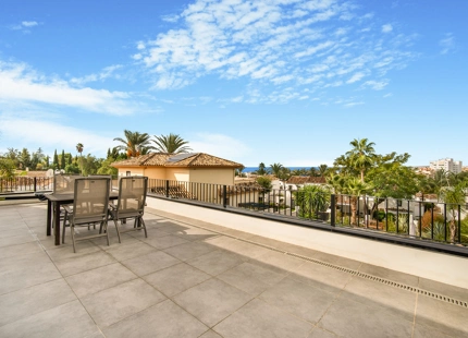 VILLA ACOGEDORA EN VENTA EN RÍO REAL, MARBELLA