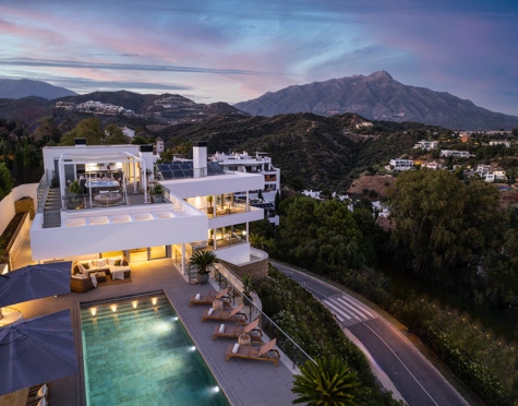 PACÍFICA VILLA CONTEMPORÁNEA EN VENTA EN EL HERROJO, BENAHAVÍS