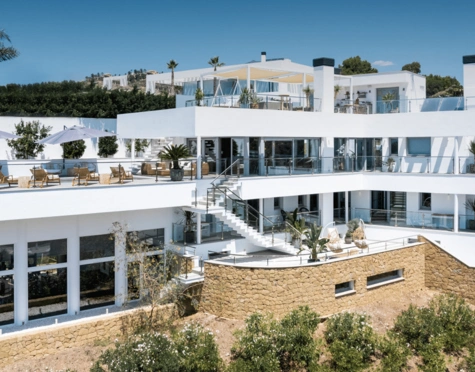 Villa en venta en El Herrojo, Benahavis