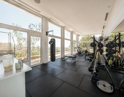 Villa en venta en El Herrojo, Benahavis