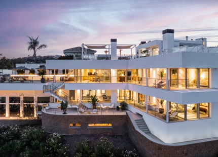 PACÍFICA VILLA CONTEMPORÁNEA EN VENTA EN EL HERROJO, BENAHAVÍS