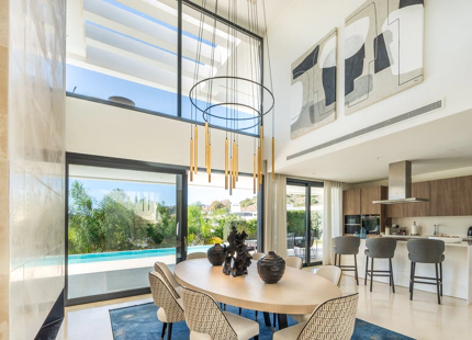 IMPRESIONANTE VILLA CONTEMPORÁNEA EN VENTA EN NUEVA ANDALUCÍA, MARBELLA