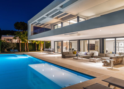 IMPRESIONANTE VILLA CONTEMPORÁNEA EN VENTA EN NUEVA ANDALUCÍA, MARBELLA