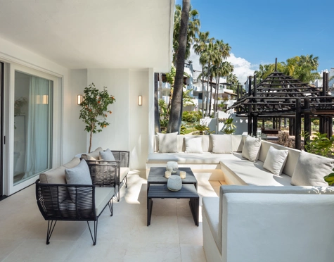 Ground Floor Apartment for sale in Puente Romano, Marbella Golden Mile