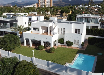 UNIQUE SECOND-LINE BEACH VILLA TO REFORM FOR SALE IN MARBESA