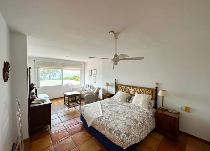 UNIQUE SECOND-LINE BEACH VILLA TO REFORM FOR SALE IN MARBESA
