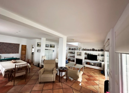 UNIQUE SECOND-LINE BEACH VILLA TO REFORM FOR SALE IN MARBESA
