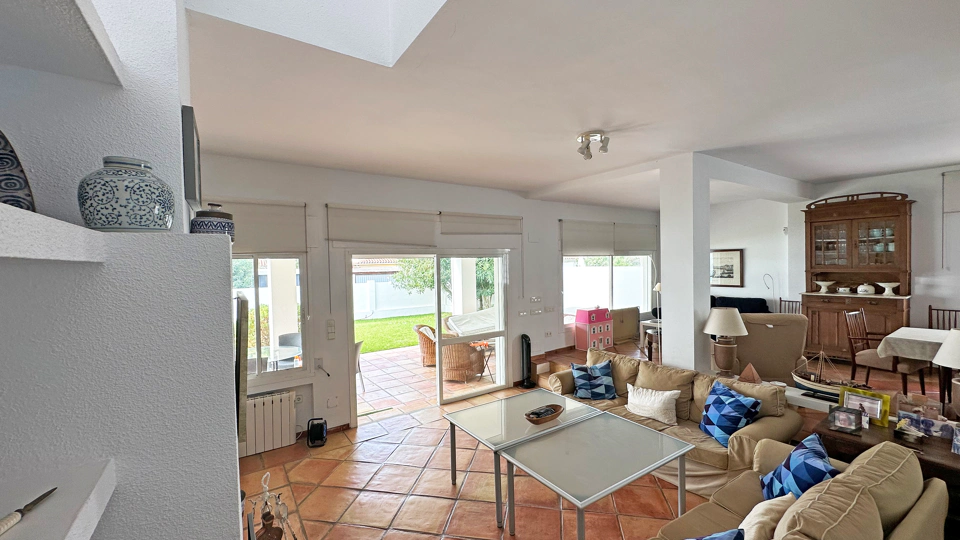 Villa for sale in Marbesa, Marbella East