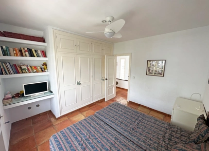 UNIQUE SECOND-LINE BEACH VILLA TO REFORM FOR SALE IN MARBESA