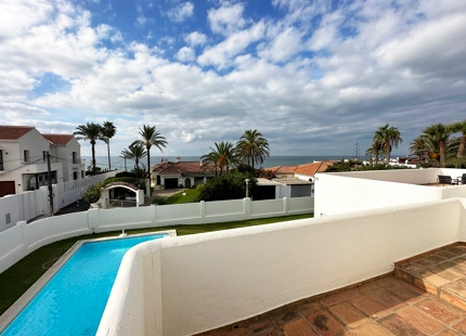 UNIQUE SECOND-LINE BEACH VILLA TO REFORM FOR SALE IN MARBESA