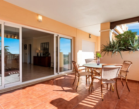 Apartamento en venta en Nueva Atalaya, Estepona East
