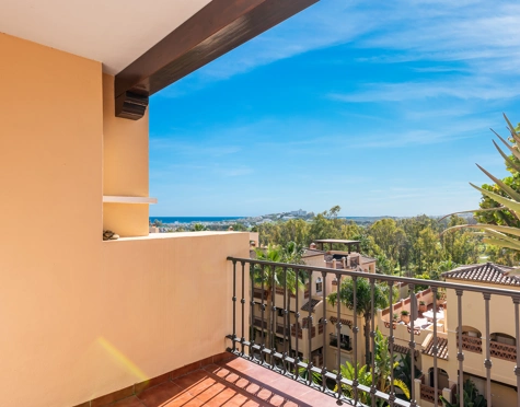 Apartamento en venta en Nueva Atalaya, Estepona East