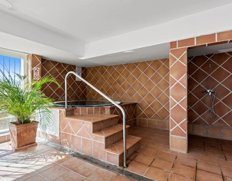 Apartamento en venta en Nueva Atalaya, Estepona East