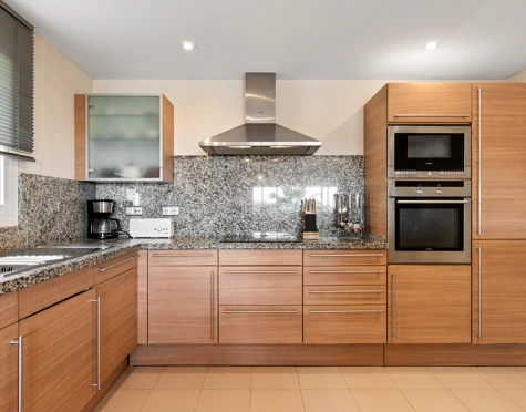 Apartamento en venta en Nueva Atalaya, Estepona East