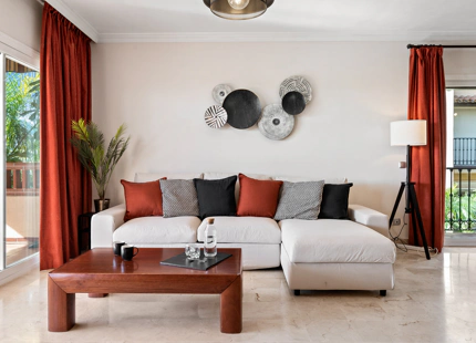 APARTAMENTO DE 2 DORMITORIOS CON IMPRESIONANTES VISTAS AL MEDITERRÁNEO EN VENTA EN ESTEPONA