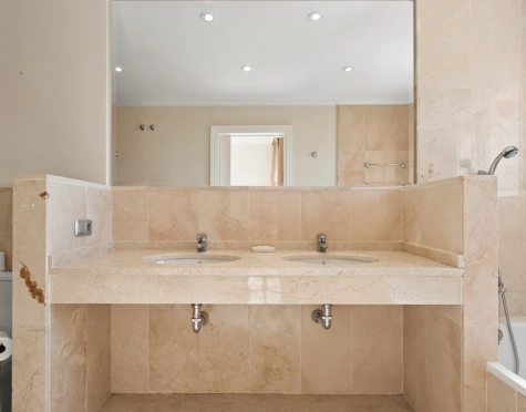 Apartamento en venta en Nueva Atalaya, Estepona East