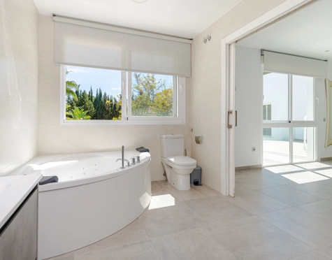 Villa for sale in Nueva Andalucia, Marbella