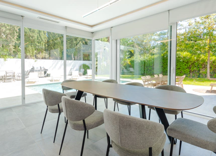 VILLA TOTALMENTE RENOVADA EN VENTA EN EL CORAZÓN DE NUEVA ANDALUCÍA, MARBELLA