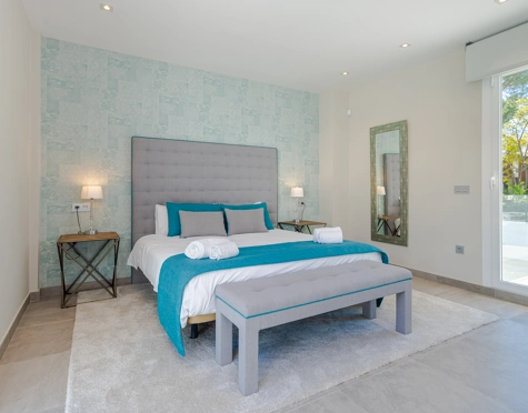 Villa for sale in Nueva Andalucia, Marbella