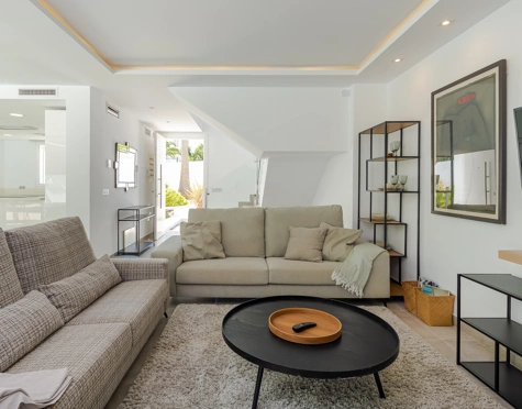 Villa for sale in Nueva Andalucia, Marbella