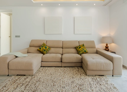 VILLA TOTALMENTE RENOVADA EN VENTA EN EL CORAZÓN DE NUEVA ANDALUCÍA, MARBELLA