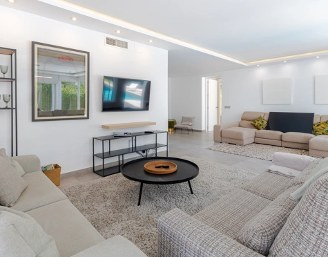 Villa for sale in Nueva Andalucia, Marbella
