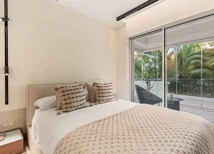 APARTAMENTO ELEGANTE CON VISTAS AL MAR EN EL GOLDEN MILE, MARBELLA