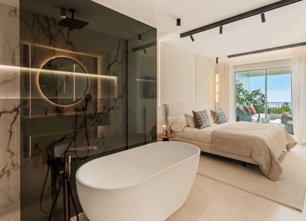 APARTAMENTO ELEGANTE CON VISTAS AL MAR EN EL GOLDEN MILE, MARBELLA