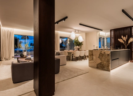 APARTAMENTO ELEGANTE CON VISTAS AL MAR EN EL GOLDEN MILE, MARBELLA