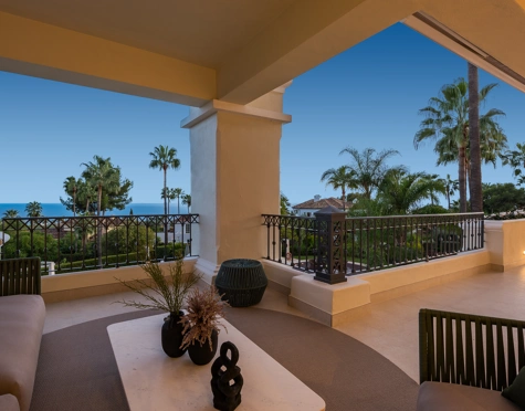 Apartment for sale in Altos Reales, Marbella Golden Mile