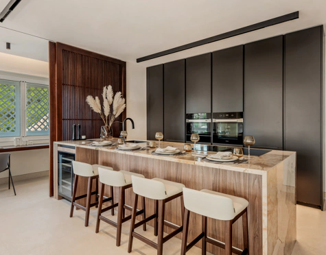 Apartment for sale in Altos Reales, Marbella Golden Mile