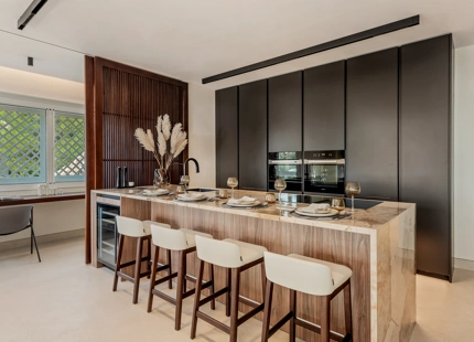 APARTAMENTO ELEGANTE CON VISTAS AL MAR EN EL GOLDEN MILE, MARBELLA