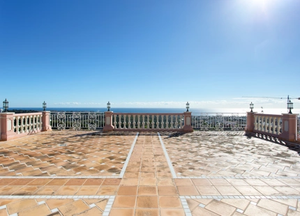 SPLENDID MANSION WITH PANORAMIC VIEWS FOR SALE IN BENAHAVIS