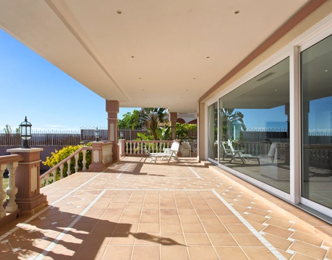 Villa en venta en Los Flamingos Golf, Benahavis