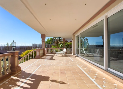 SPLENDID MANSION WITH PANORAMIC VIEWS FOR SALE IN BENAHAVIS
