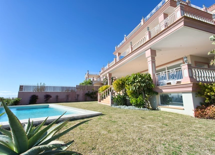 SPLENDID MANSION WITH PANORAMIC VIEWS FOR SALE IN BENAHAVIS