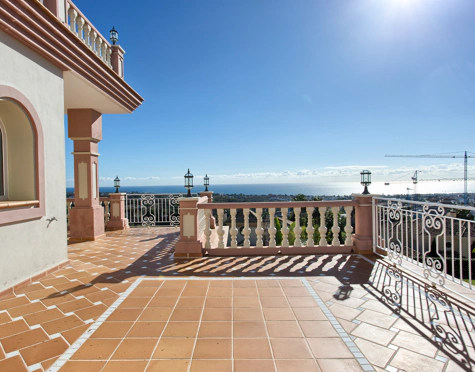 Villa en venta en Los Flamingos Golf, Benahavis
